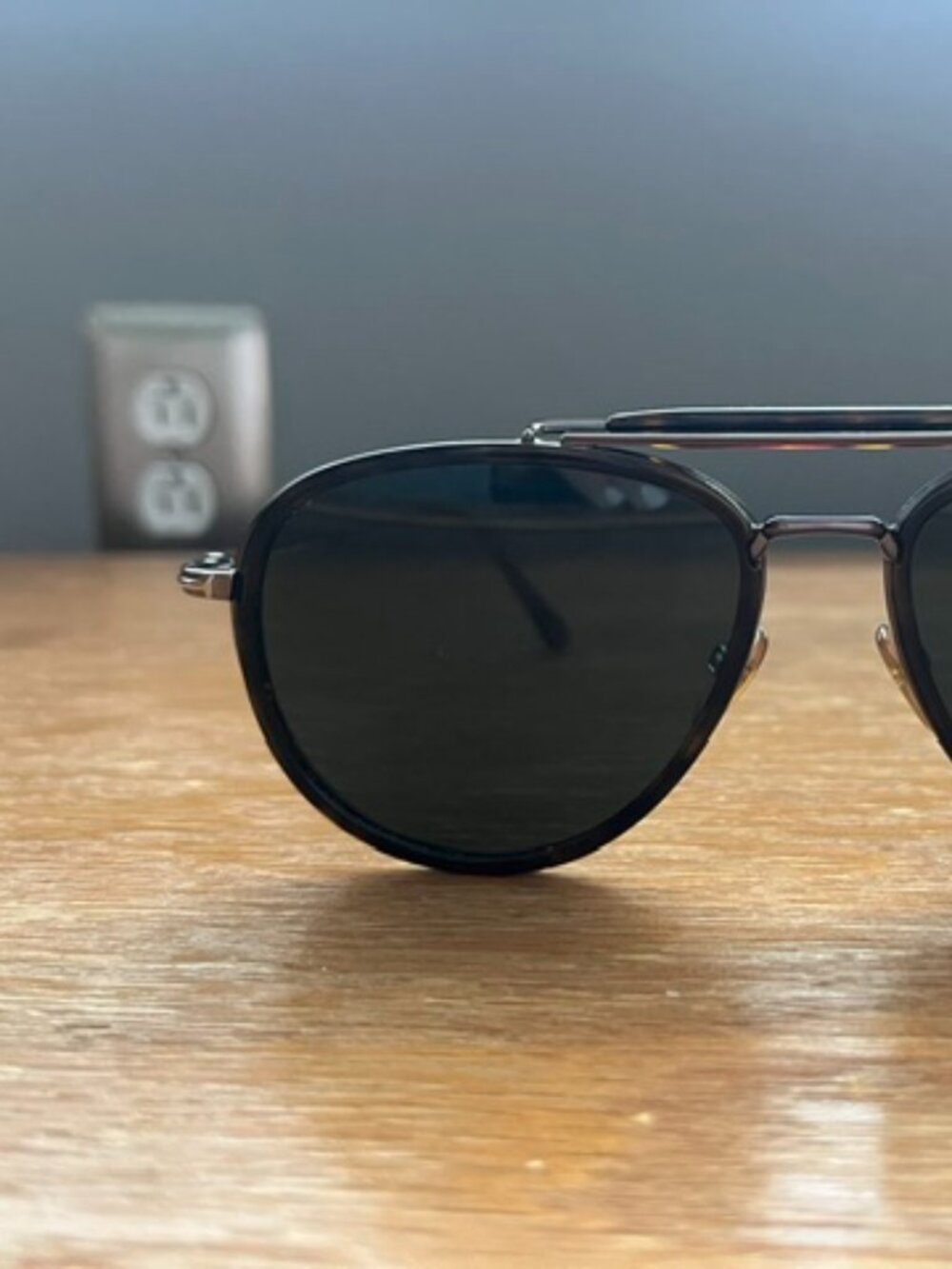 TOM FORD AVIATOR SUNGLASSES - Picture 3 of 9